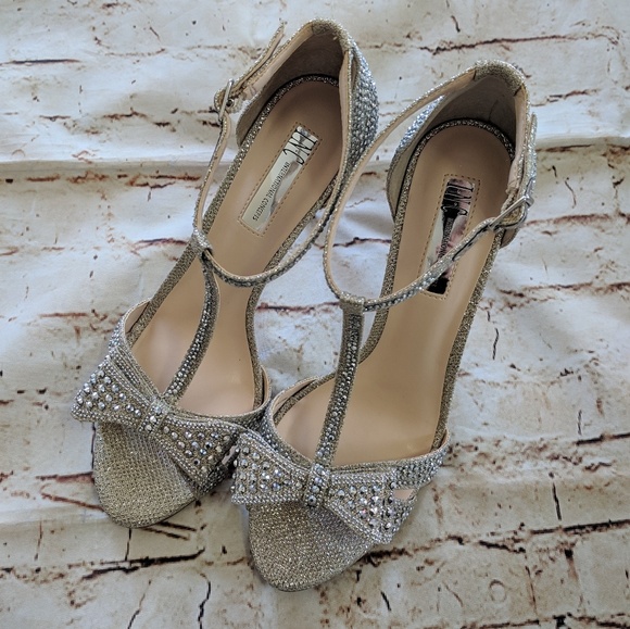 Rhinestone Bow Evening Sandals I never used them. - Picture 5 of 8